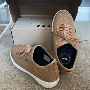 Vessi Women’s weekend sneakers size 9